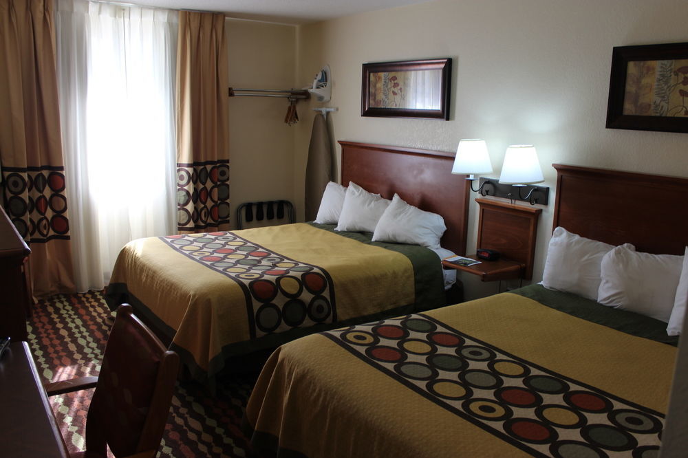 Hotel Super 8 By Wyndham Grand Forks Exterior foto