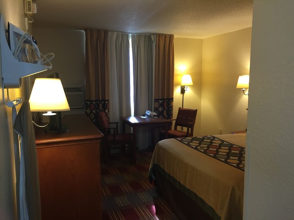 Hotel Super 8 By Wyndham Grand Forks Exterior foto