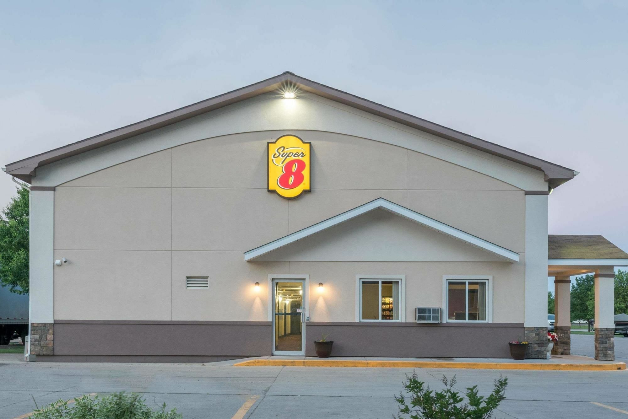 Hotel Super 8 By Wyndham Grand Forks Exterior foto